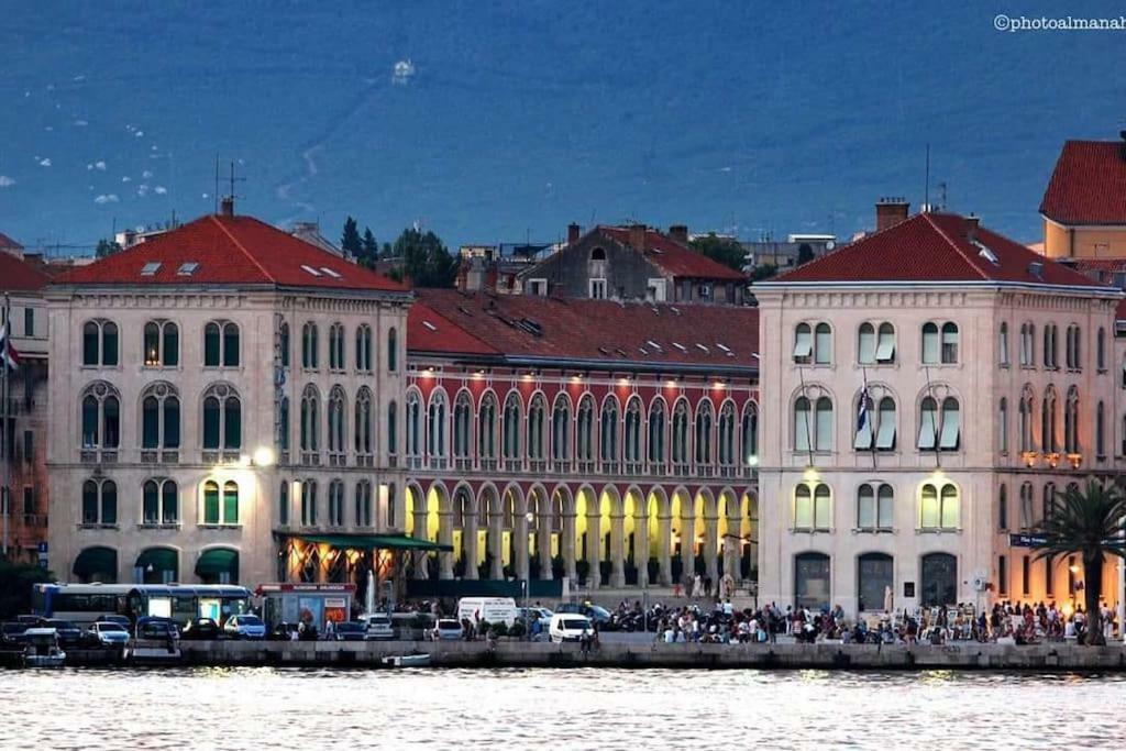 Mama'S And Papa'S Luxury Rooms Split Exteriör bild